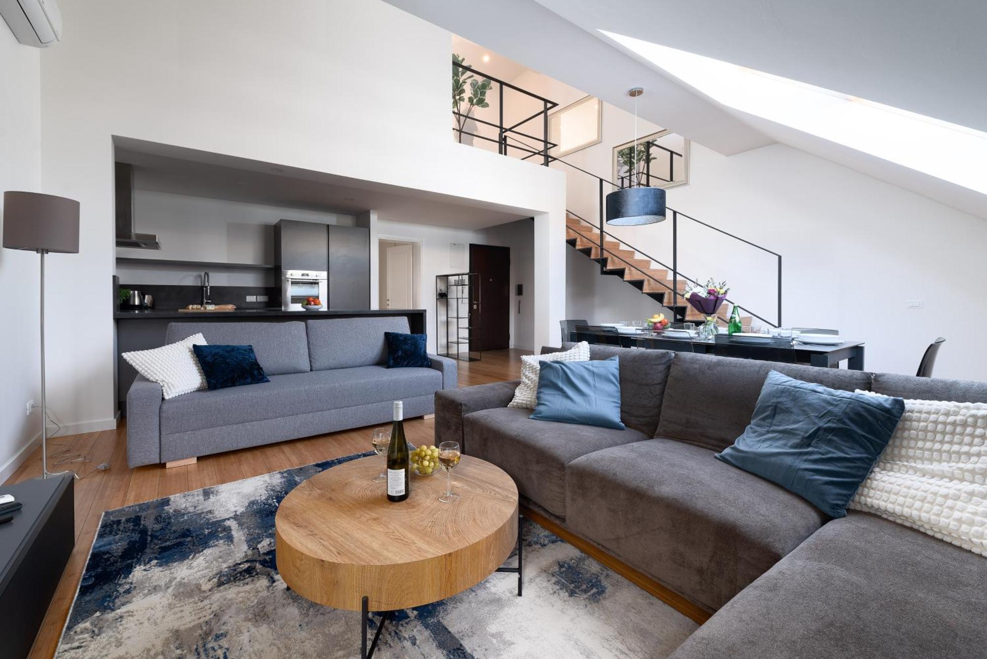 Two-Level Apart With A Terrace Near The Vltava River Prag Dış mekan fotoğraf
